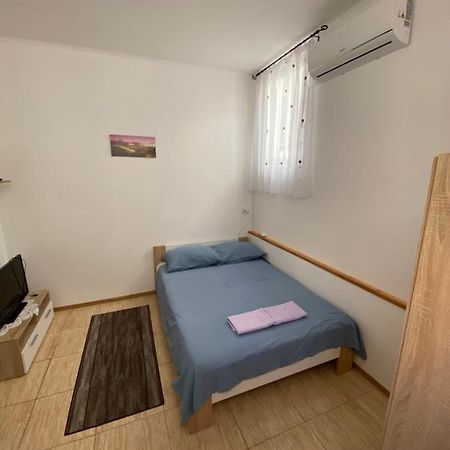 Apartamento Studio-Apartman Aurora Pula Exterior foto